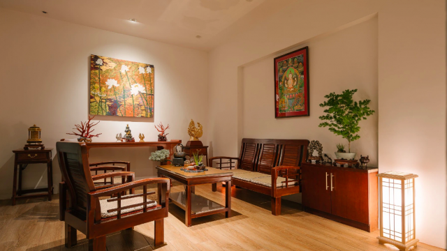 Ngôi nhà được cải tạo theo phong cách Viên lâm Á Đông: Ít đồ đạc, ít trang trí và ít màu sắc, sáng thoáng đặt làm đầu