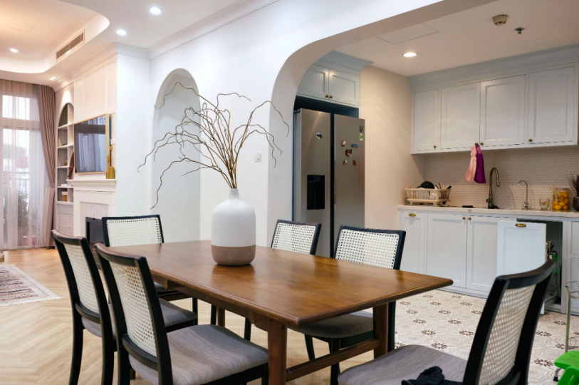 Lấy cảm hứng từ phim truyền hình Mỹ, designer thiết kế căn hộ Royal City theo style Farmhouse tinh tế đến từng chi tiết